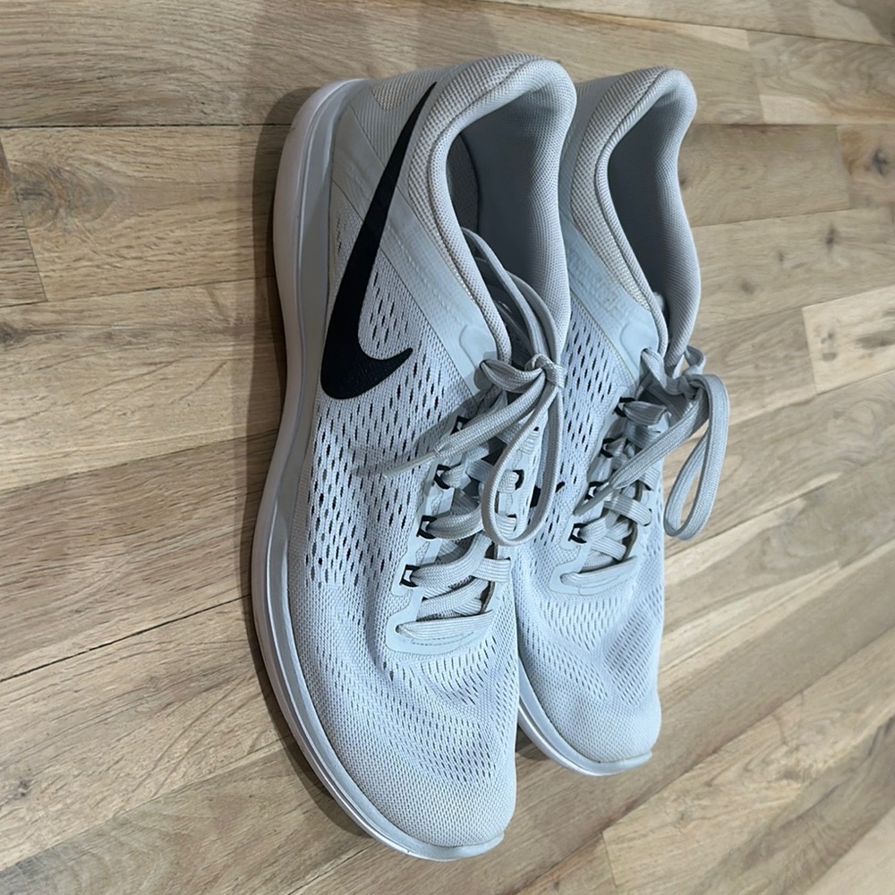 Nike Light Gray and Black Running Shoes